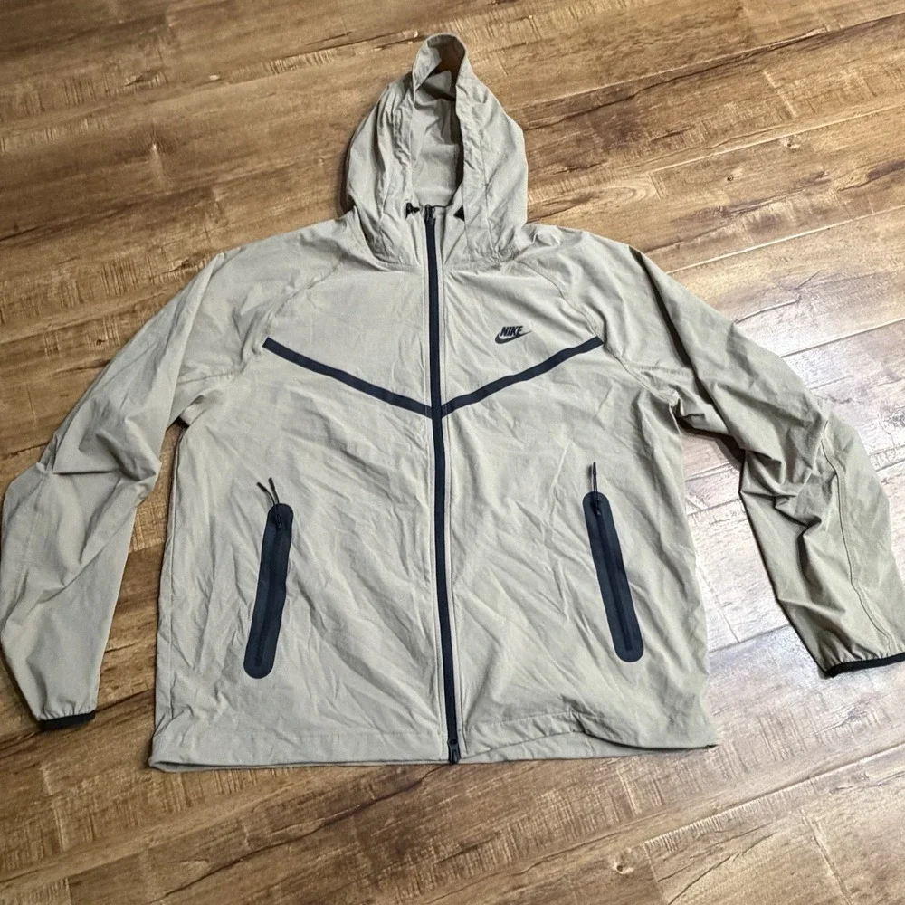 Nike Tech Windrunner Woven Jacket Beige HM7151-297 Men's Size Large